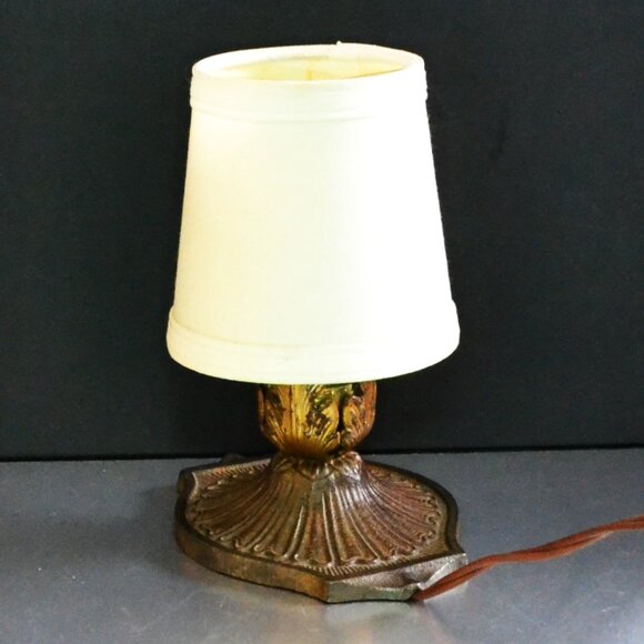 Small Accent Lamp Hollywood Regency Influence MCM Look Metal Decorative Works - Picture 4 of 11